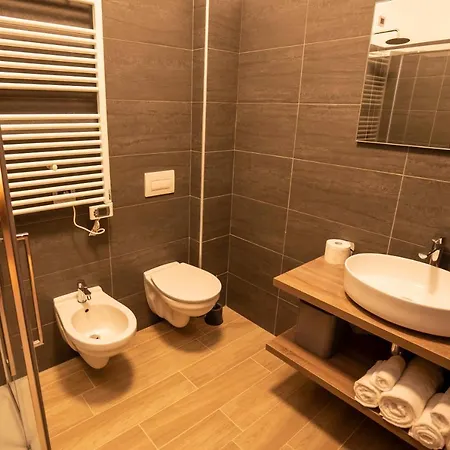 Binario Magic Ristohotel فندق