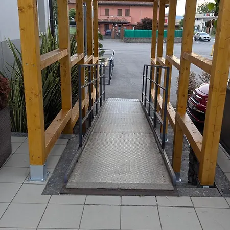 Binario Magic Ristohotel فندق Palazzago